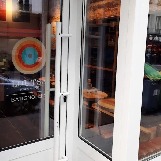 LOUTSA PARIS COFFEE SHOP