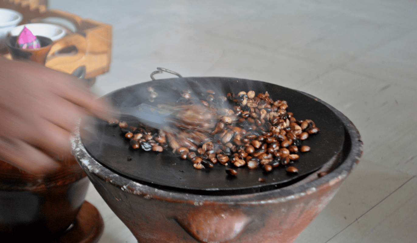 TORRÉFACTION MÉTHODE ANCESTRALE ÉTHIOPIE, BERCEAU DU CAFÉ