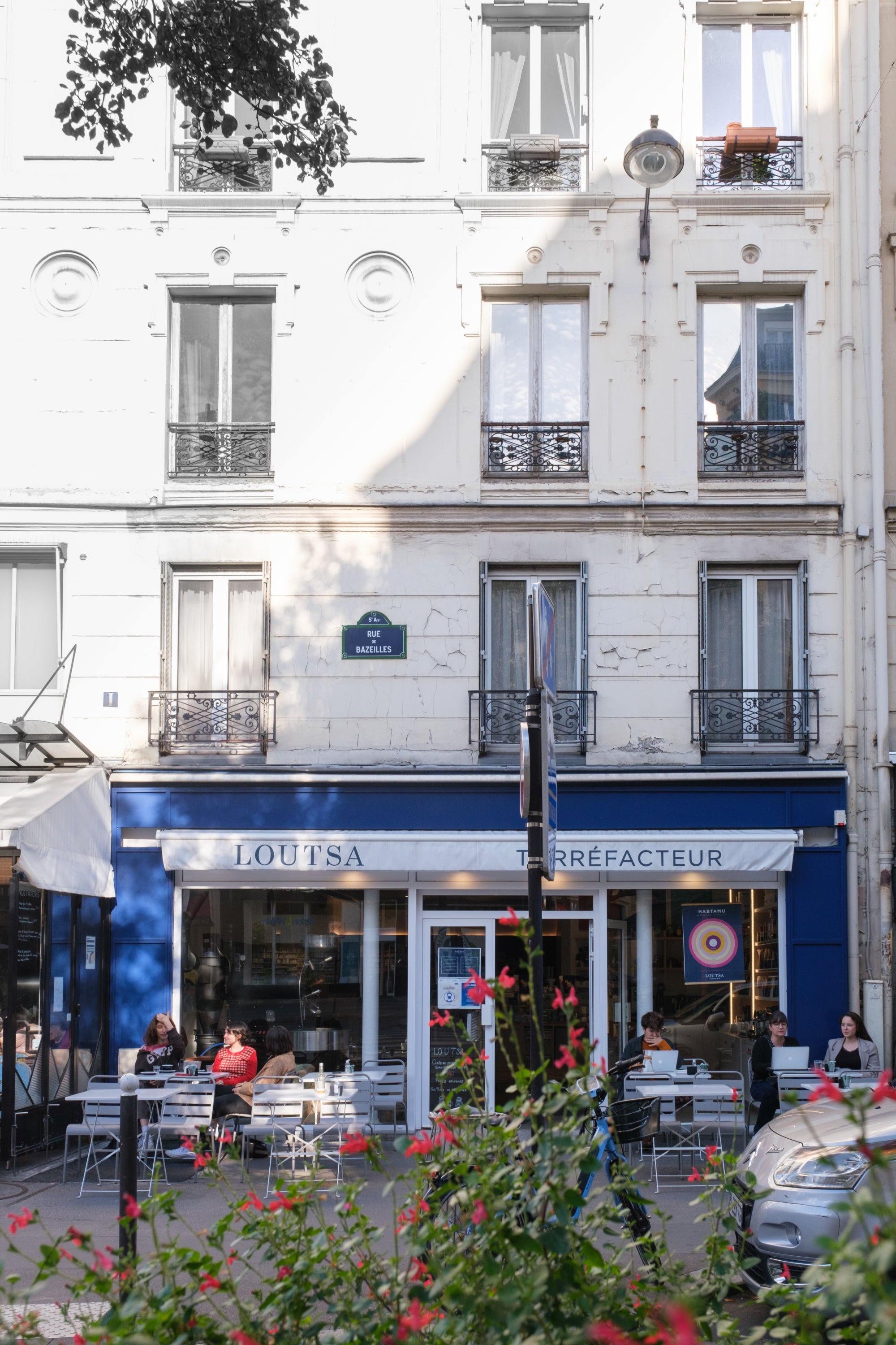 devanture de la boutique LOUTSA rue de Bazeilles, à Paris